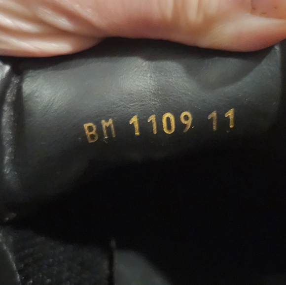 Louis Vuitton Runaways Mens Sz 11LV 12US - Picture 6 of 9